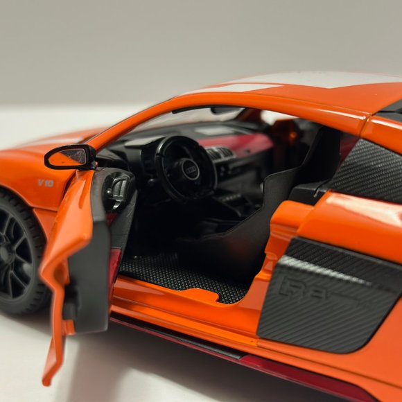 1/24 AUDI R8 V10 PLUS Supercar Metal Diecast Alloy HEADLIGHT AND REAR orange - Picture 6 of 10